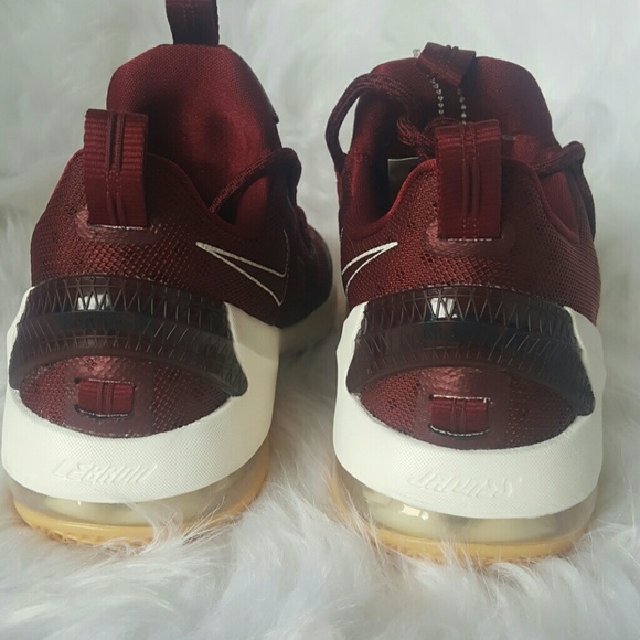 Brand New! Nike Lebron James Sneakers - Sz.6 young - Picture 4 of 8